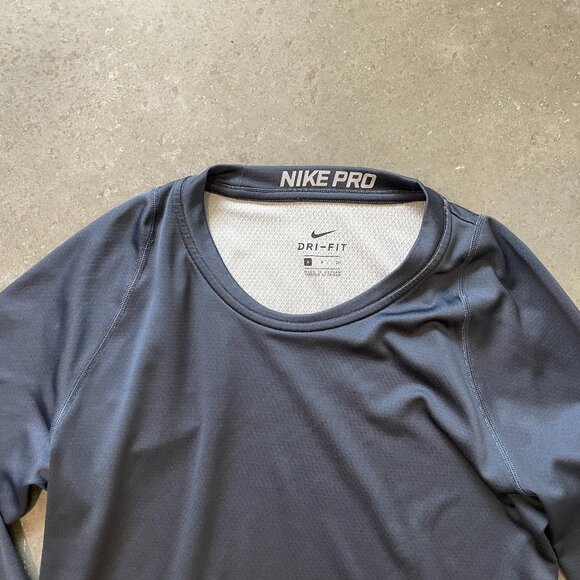 Men's Small Nike Pro Dri Fit Fitted Long Sleeve Shirt Gray - Picture 2 of 3